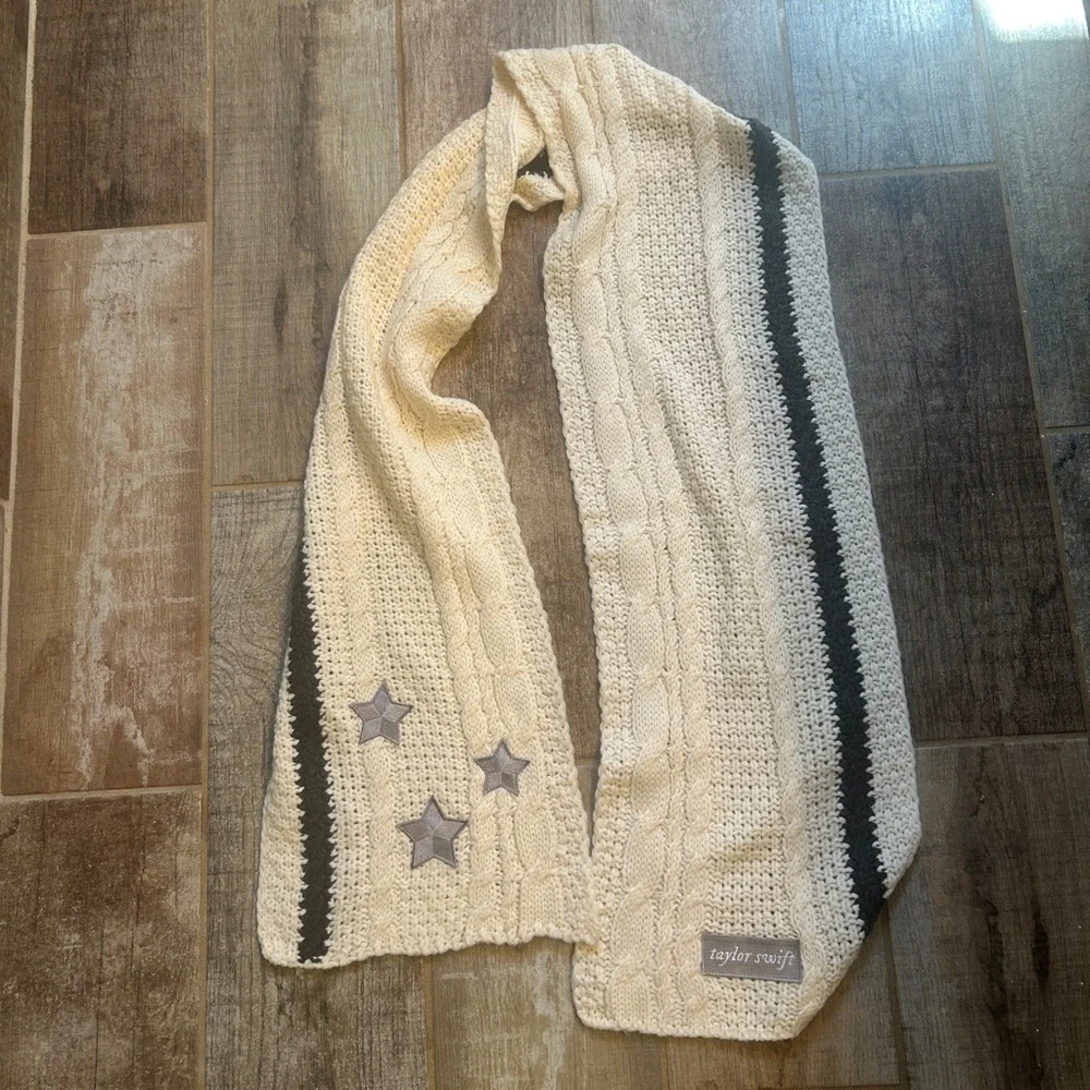 Taylor Swift Cardigan Folklore Scarf - Picture 2 of 4